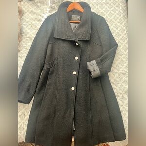 GUESS Elegant Black Coat with Silver Buttons